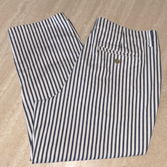 LAND’S END Navy/White Striped jeans, high rise, capri, pockets. 14 - Picture 5 of 17
